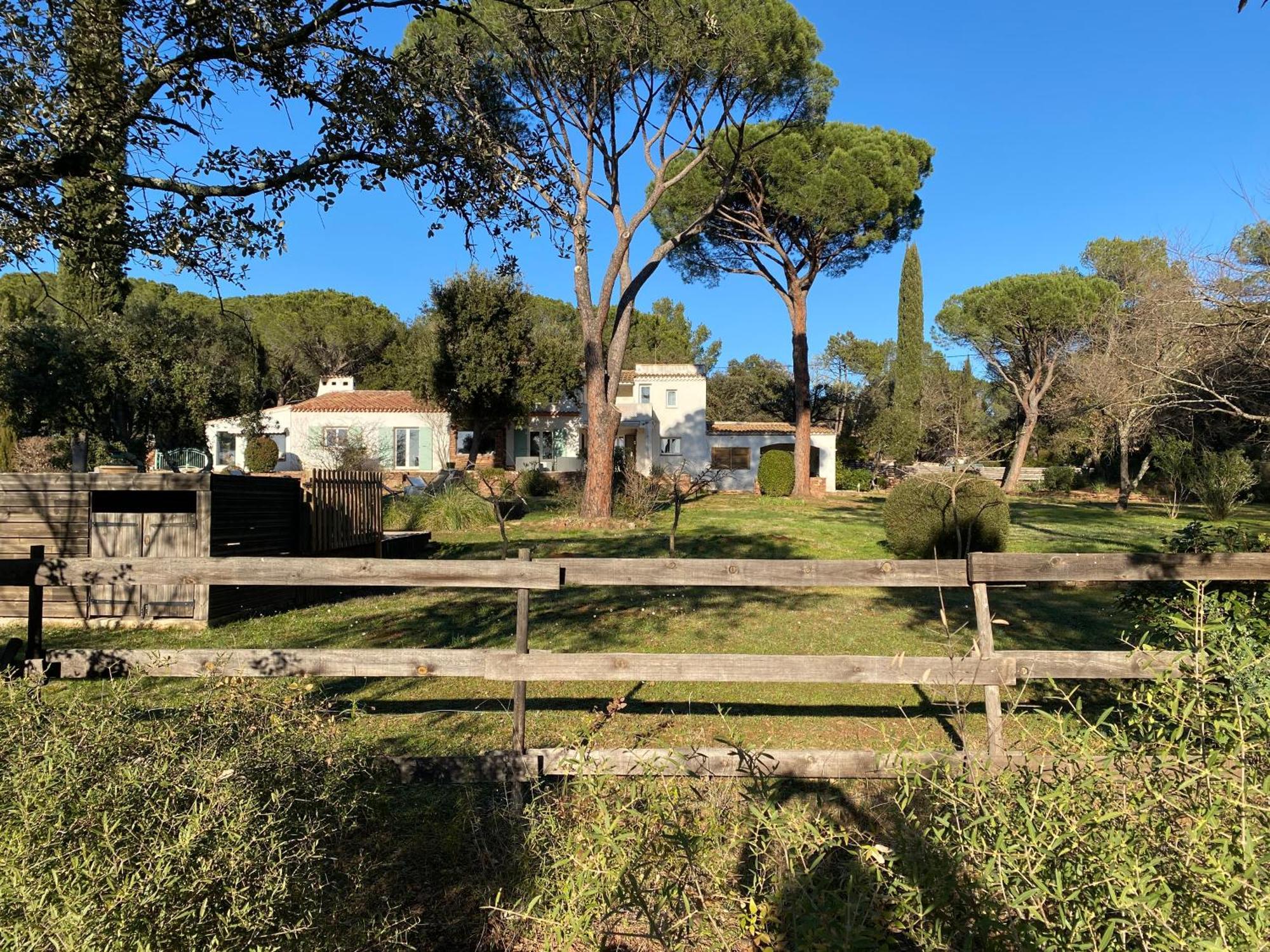 La Villa Le Cannet-des-Maures Kültér fotó
