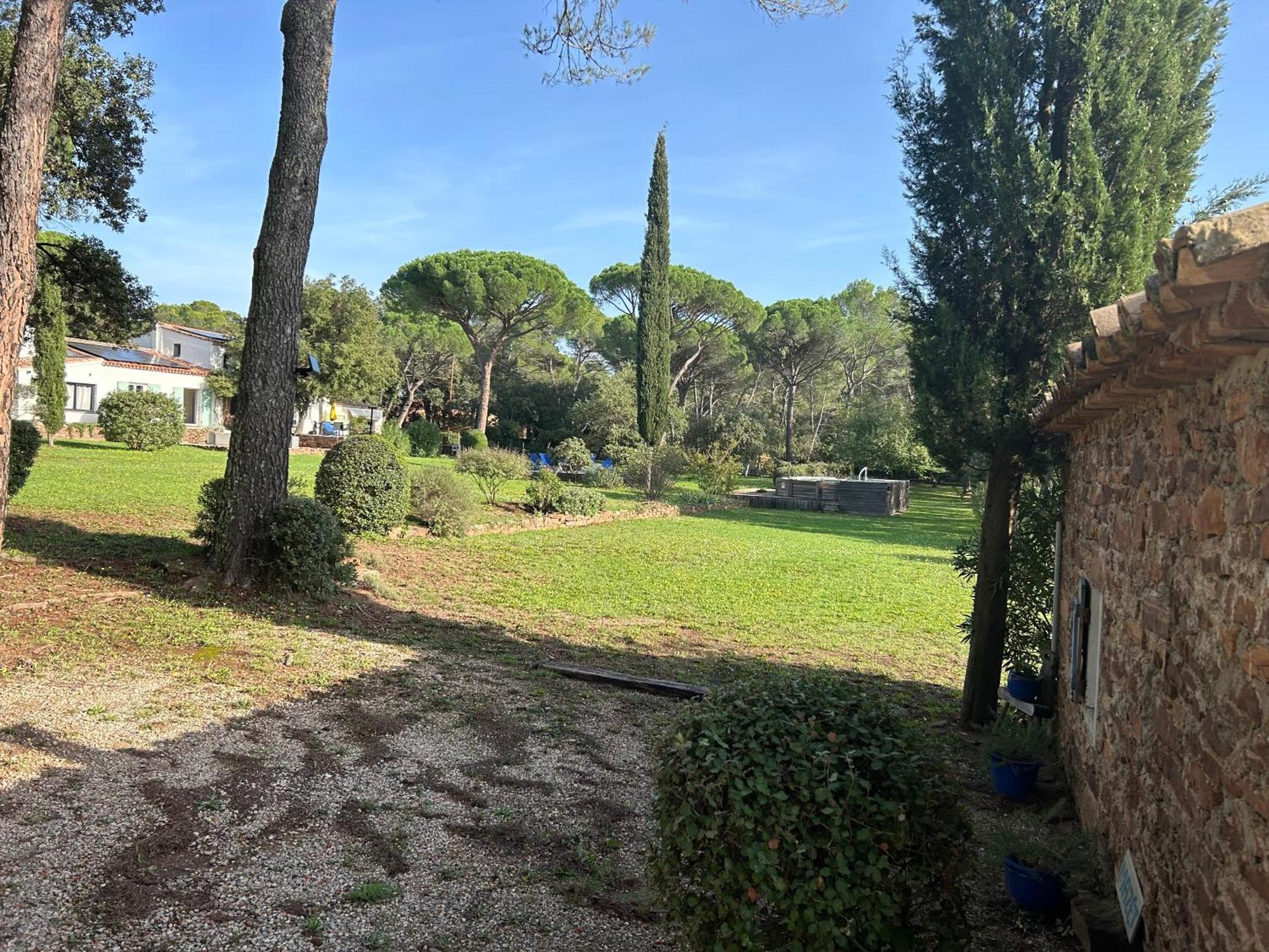 La Villa Le Cannet-des-Maures Kültér fotó
