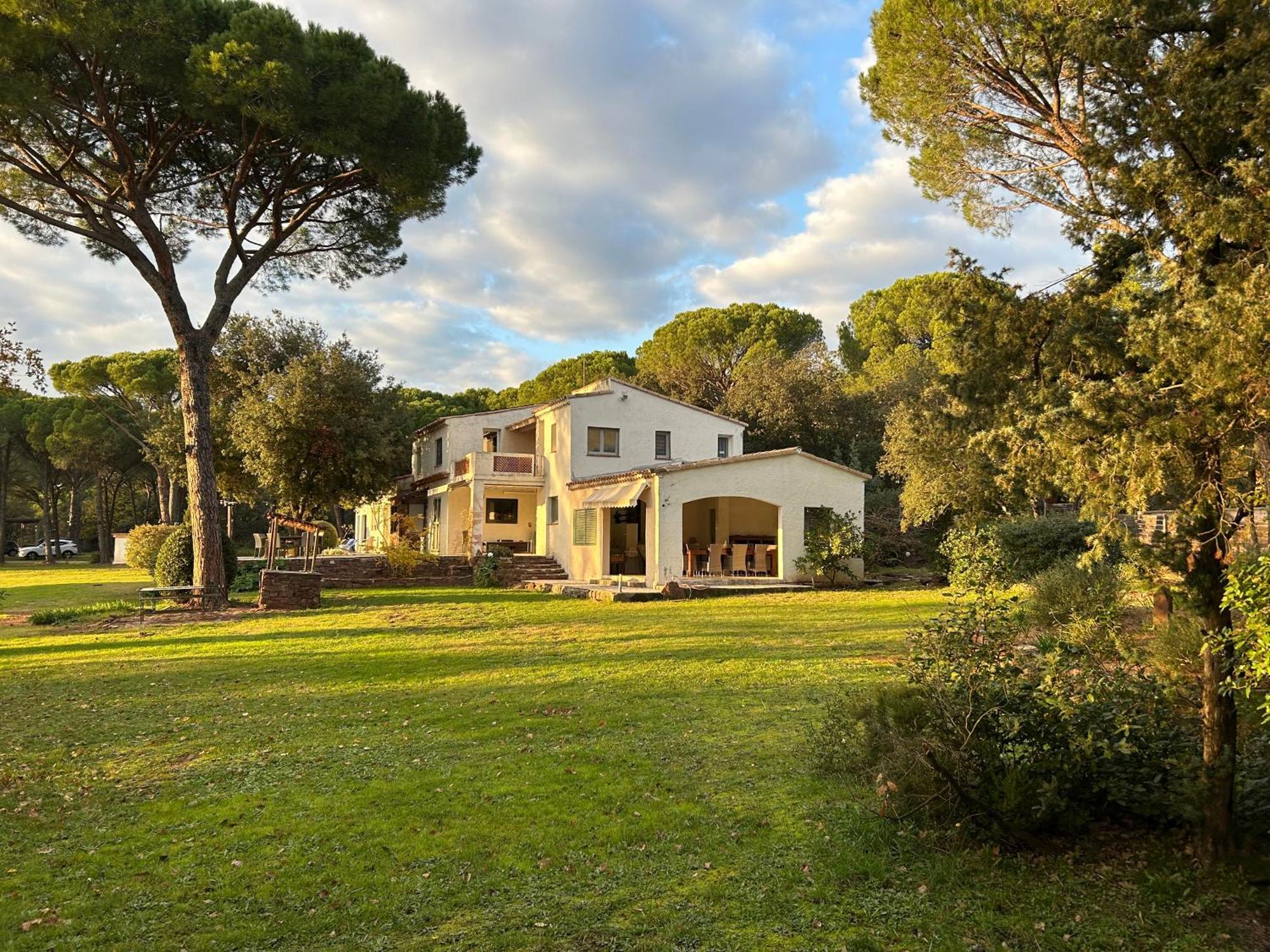La Villa Le Cannet-des-Maures Kültér fotó